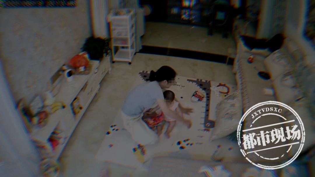 DƬ